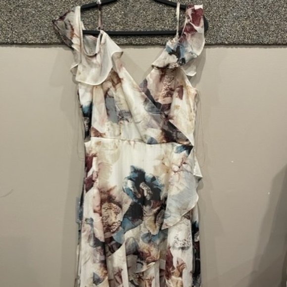 Le Chateau Dress - Picture 1 of 3